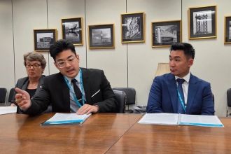 PT advocates address the room on Capitol Hill